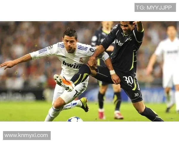 足球明星洗脚视频揭秘背后的感人故事与温暖瞬间 足球明星洗脚视频揭秘背后的感人故事与温暖瞬间